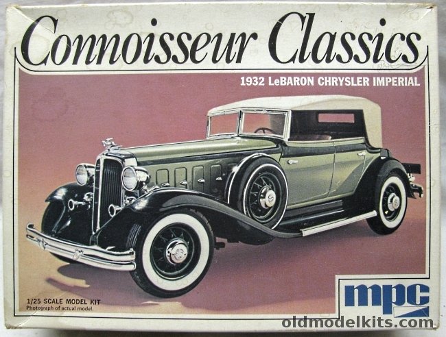 MPC 1/25 1932 Chrysler Imperial Le Baron Convertible Sedan, 1-3102 plastic model kit